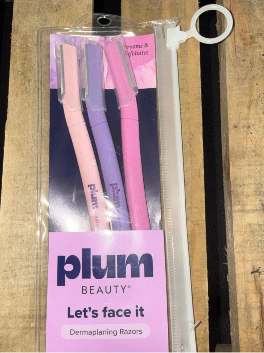 Plum Beauty Pink & Purple Dermaplaning Razors and Facial Cleansing Pads